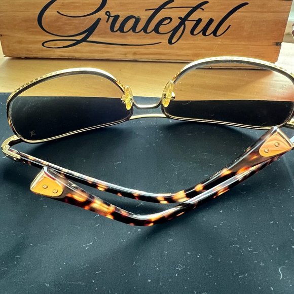 Louis Vuitton (LV) Gold Sunglasses - Picture 9 of 12